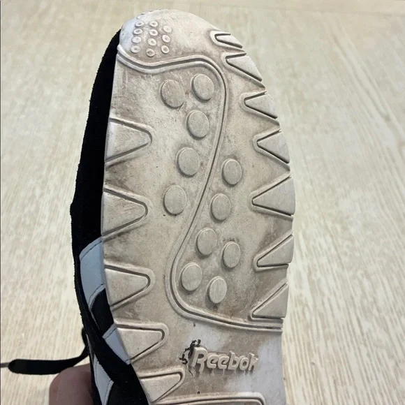 ⏳LAST CHANCE⏳Men’s Reebok Classic Suede and Nylon Sneakers (Black/White) - Picture 13 of 15